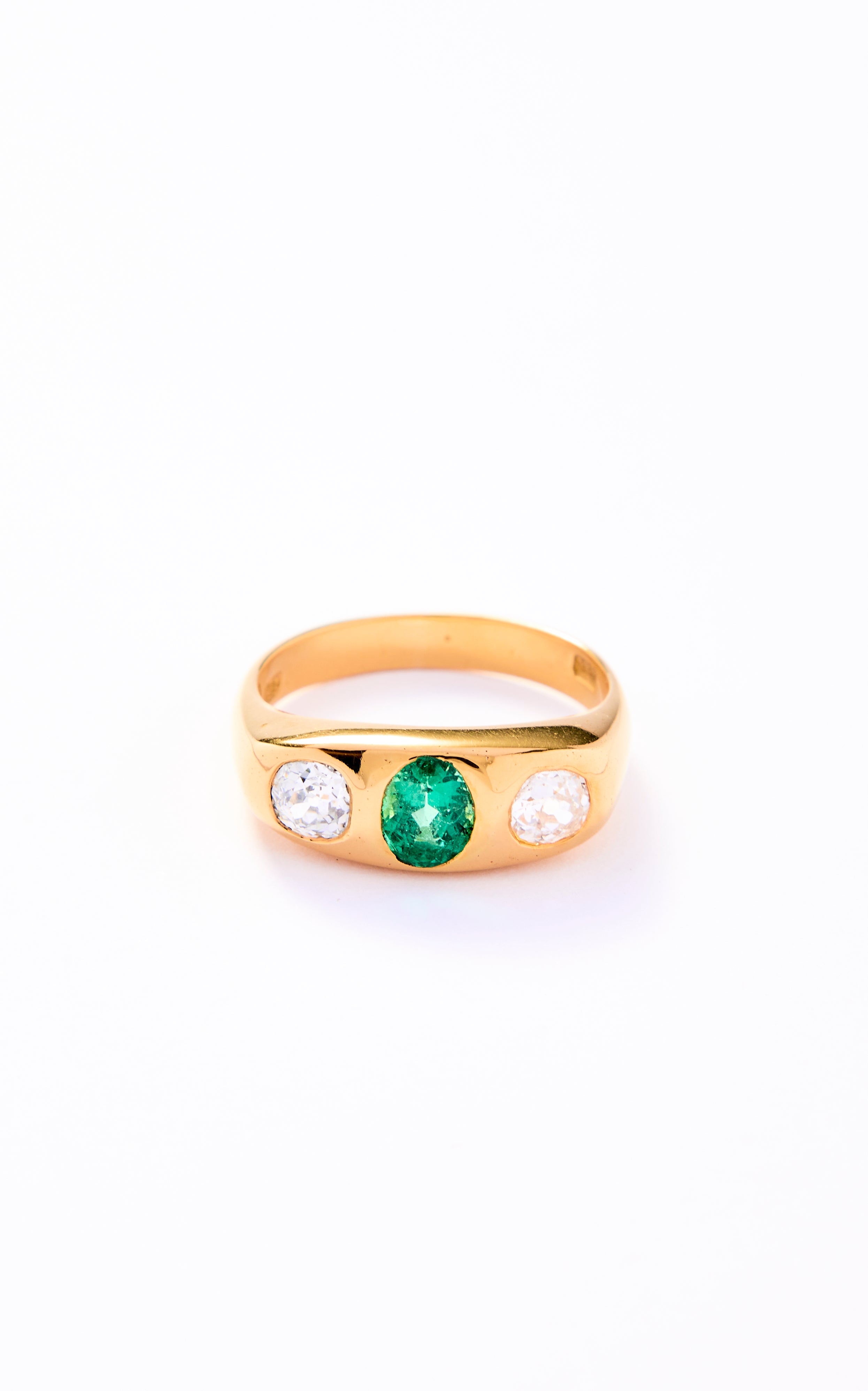 Vintage 18ct gold emerald & diamond gypsy ring