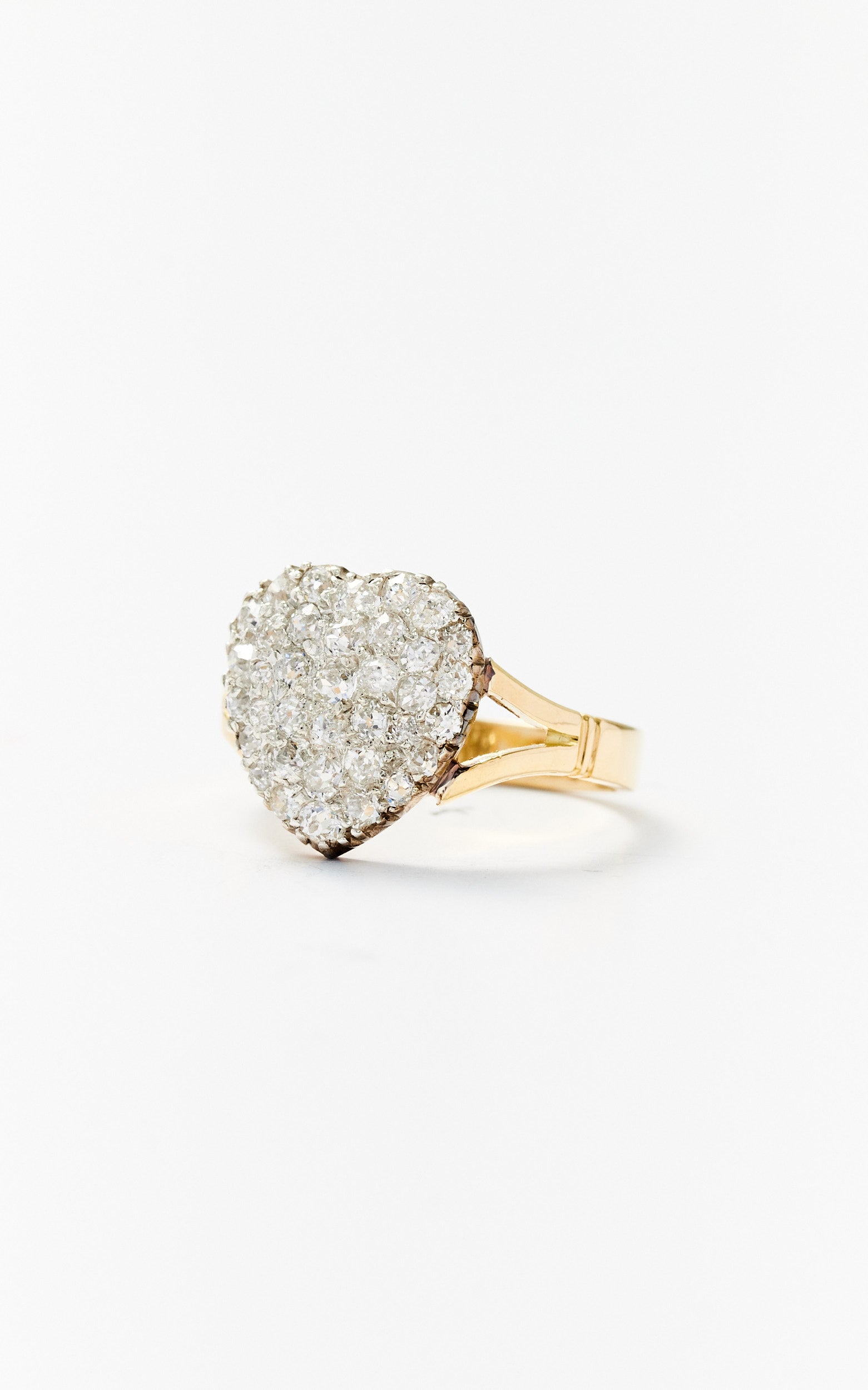 Antique 18ct gold & Diamond heart ring