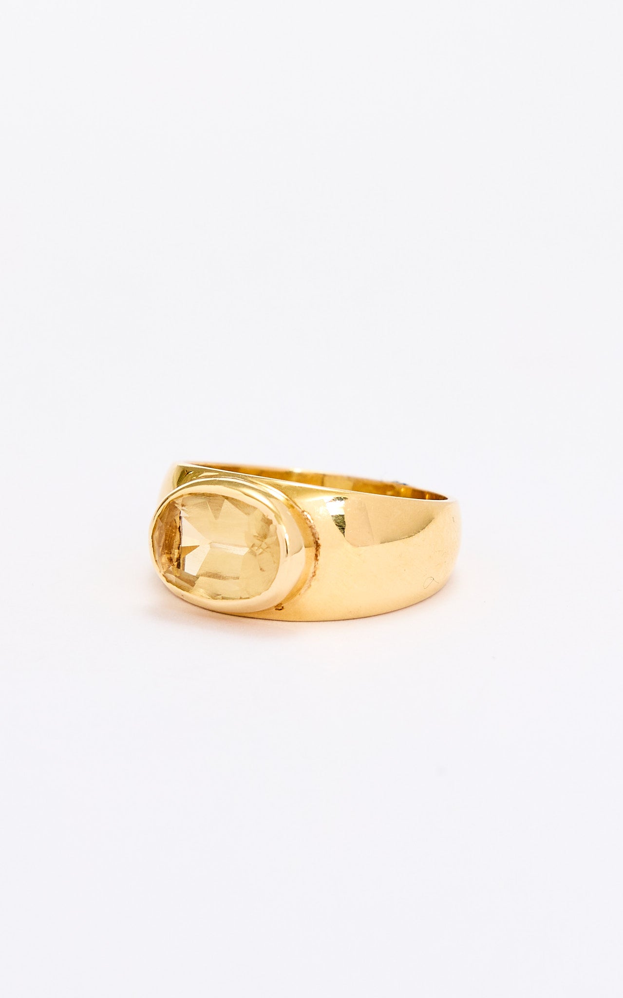 18ct gold & citrine ring