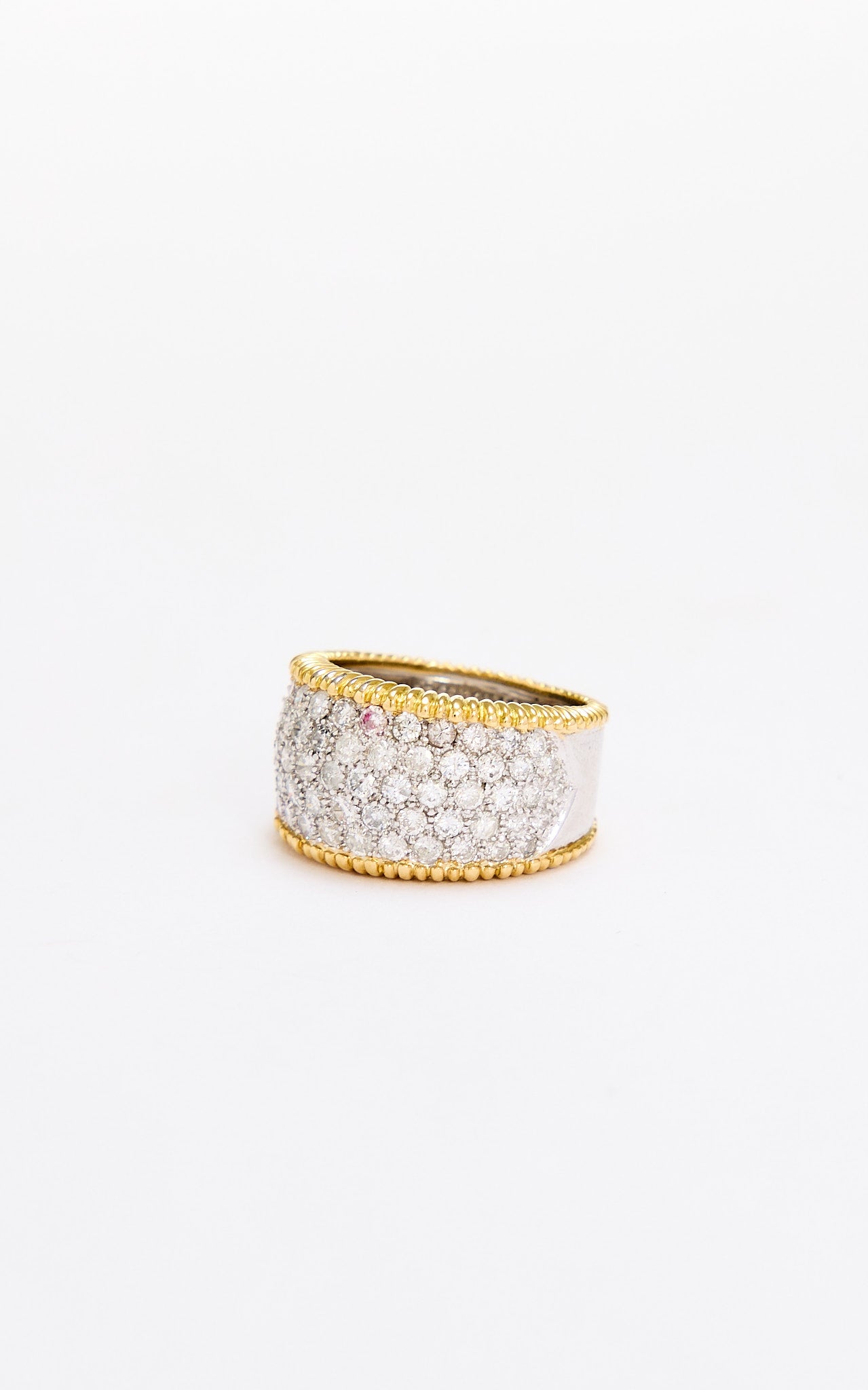 18ct gold & pavé diamond ring