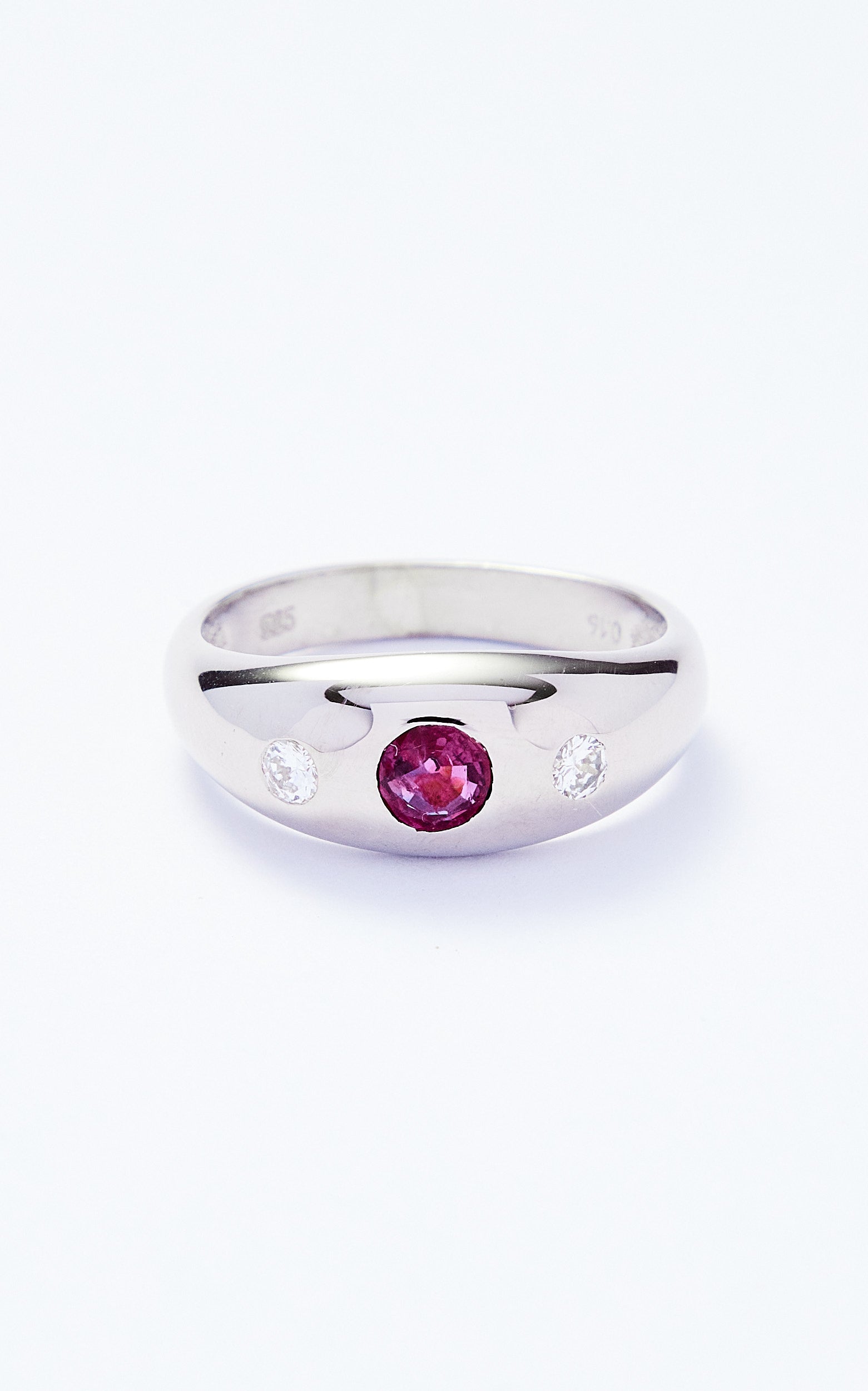 Vintage 14ct ruby & diamond gypsy ring