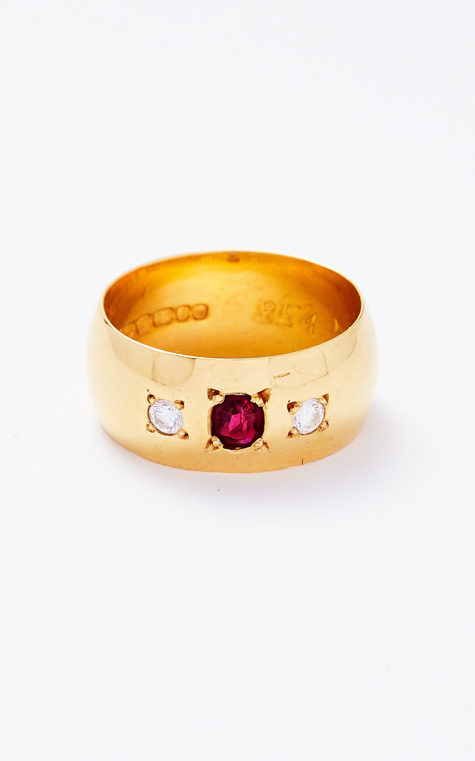 Vintage 22ct gold rubi and diamond cigar ring
