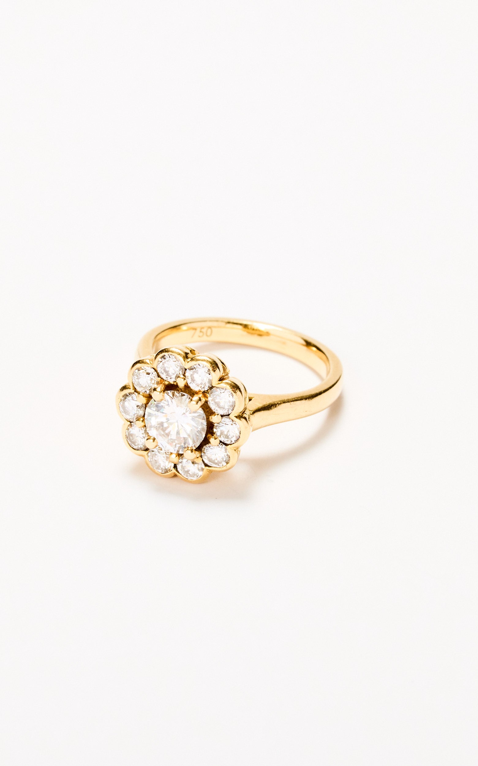 Vintage 18ct Gold & Diamond Daisy Cluster Ring